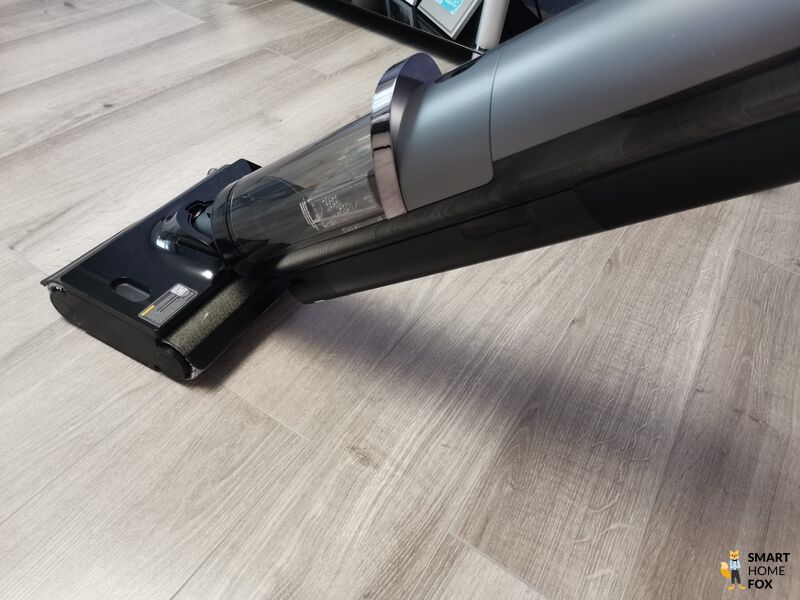 Deerma VX900W во время уборки ламината